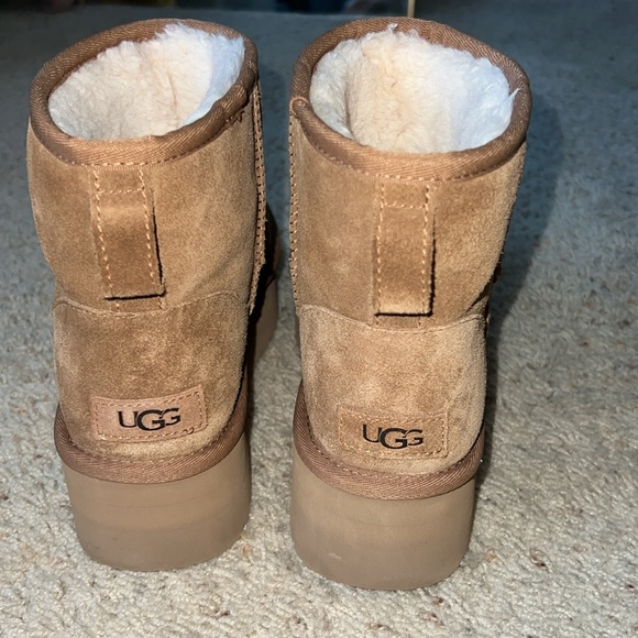 UGG platform ankle boots tan suede - Picture 3 of 8